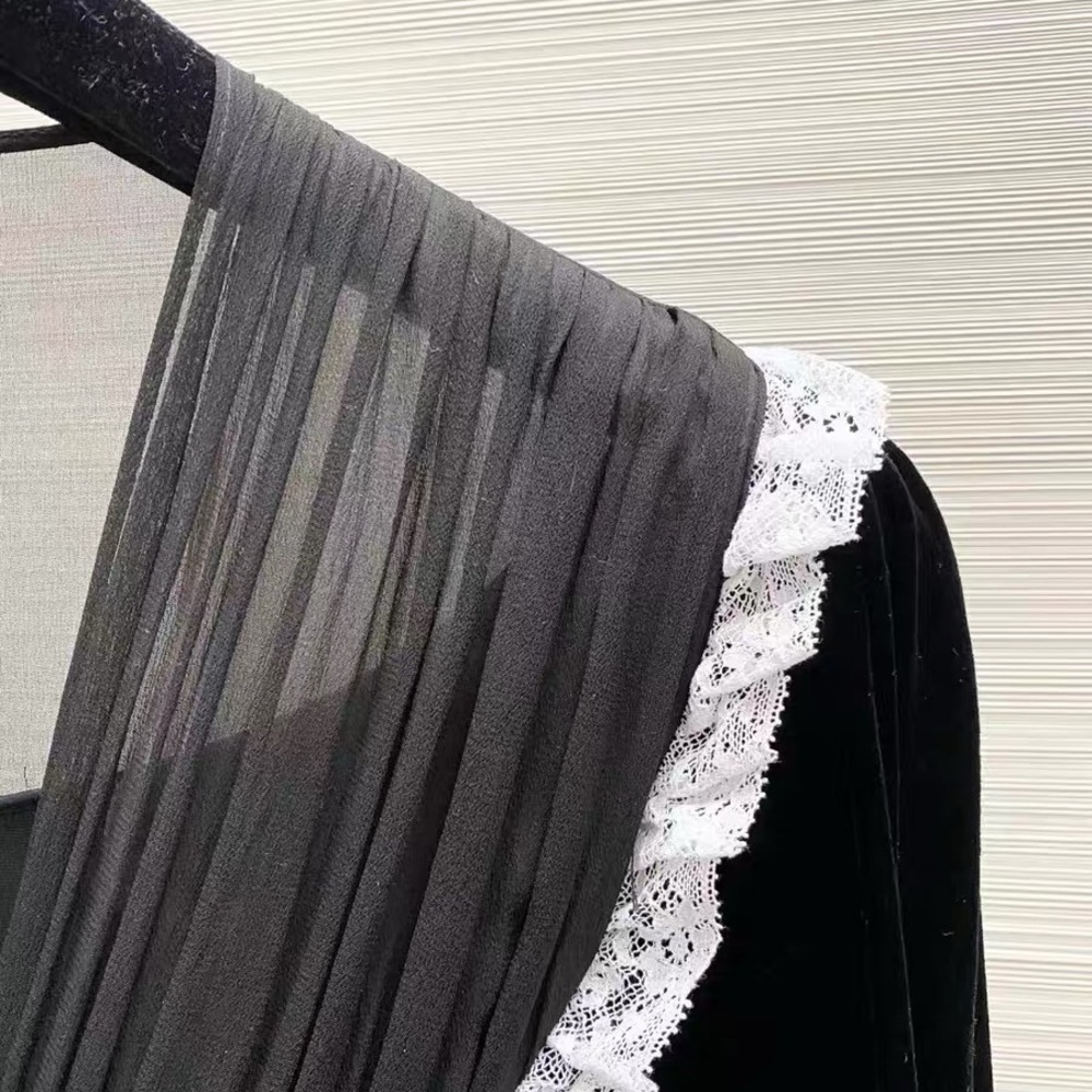 š©steal Authentic miumiu Black and White Lace Detail Dress - Picture 5 of 7